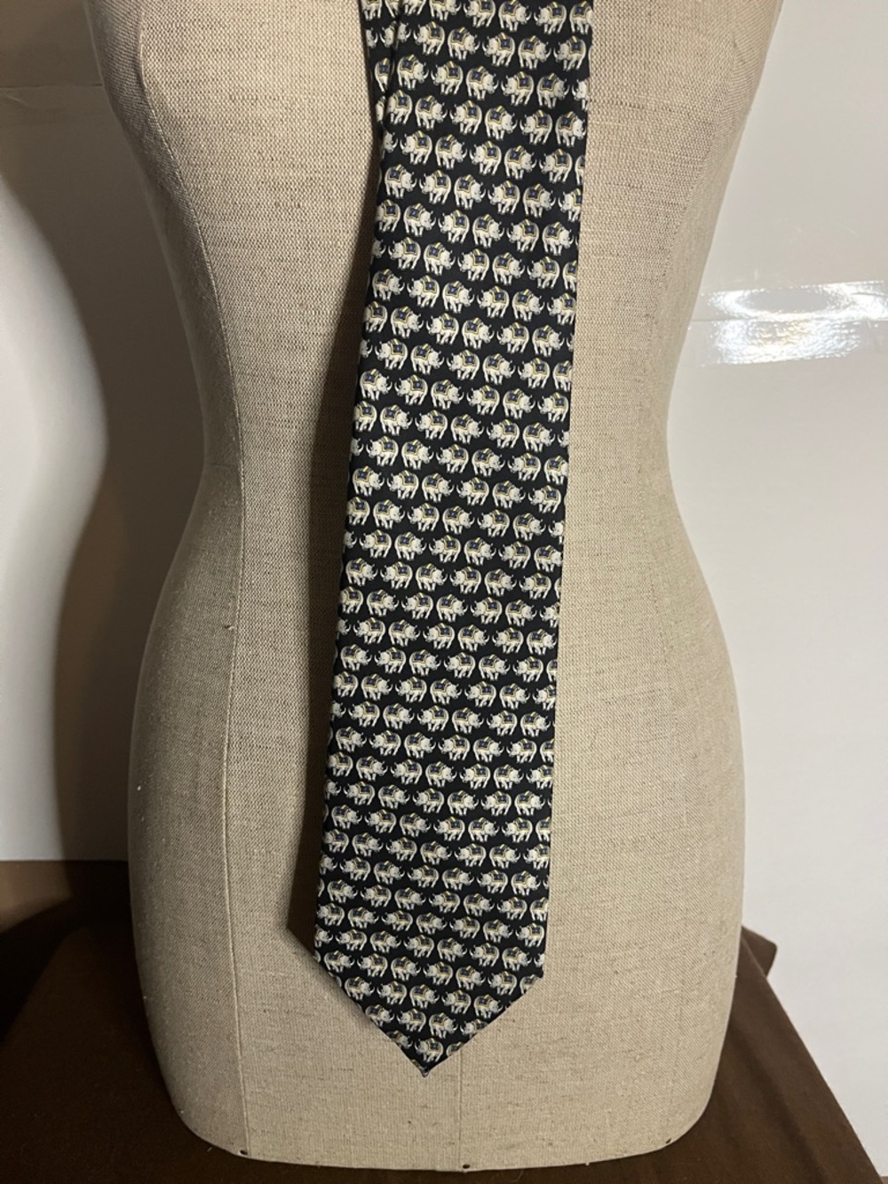 😄WWF 1996 Italian silk tie lucky elephants vintage office work ready
